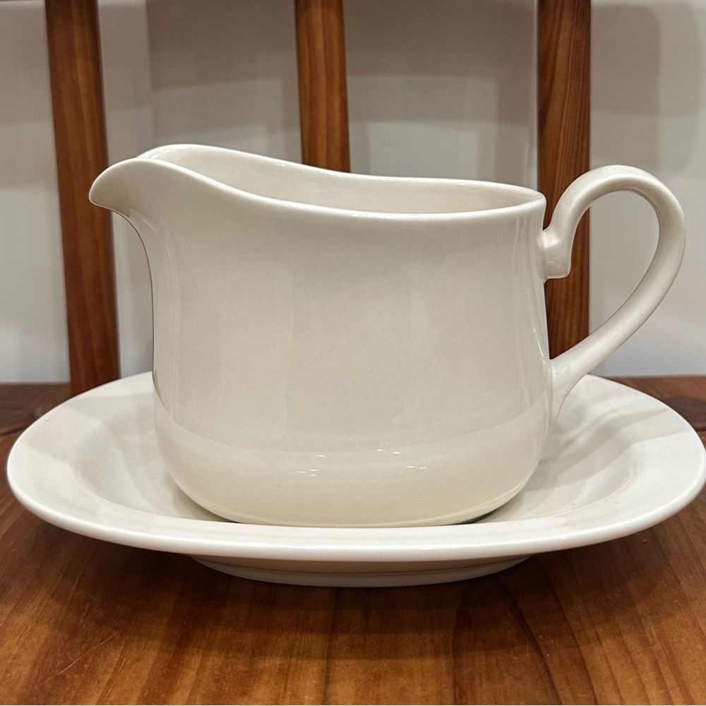Vintage Corning  Gravy Boat with Underplate Corning Ware USA